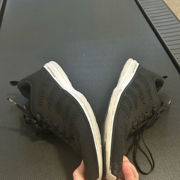 APL techloom pro w knit black shoes size 9.5 - Picture 5 of 12